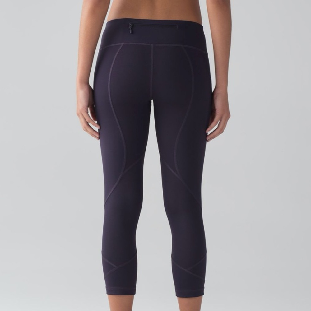 Lululemon Pace Rival Crop (22”) Size 8 dark purple